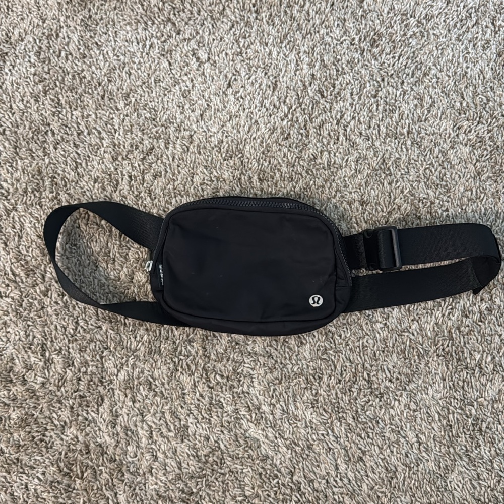 Black Lululemon Belt Bag